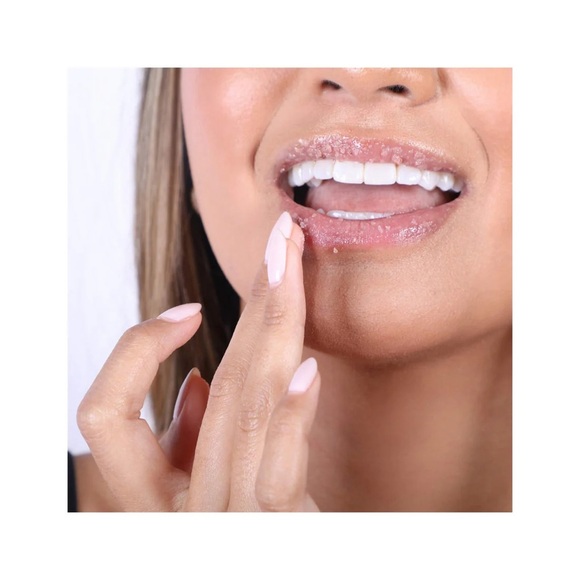 New Hanalei Sugar Lip Scrub - Picture 6 of 11